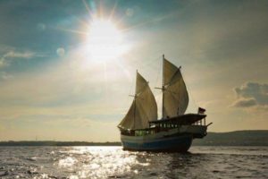 Hatiku Liveaboard Indonesia - Amazing Dive and Stay Boat Indonesia (2)
