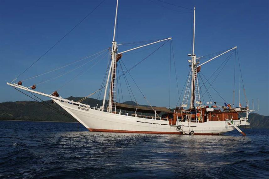 Katharina Cruise Ship Indonesia - Liveaboard Indonesia (3)