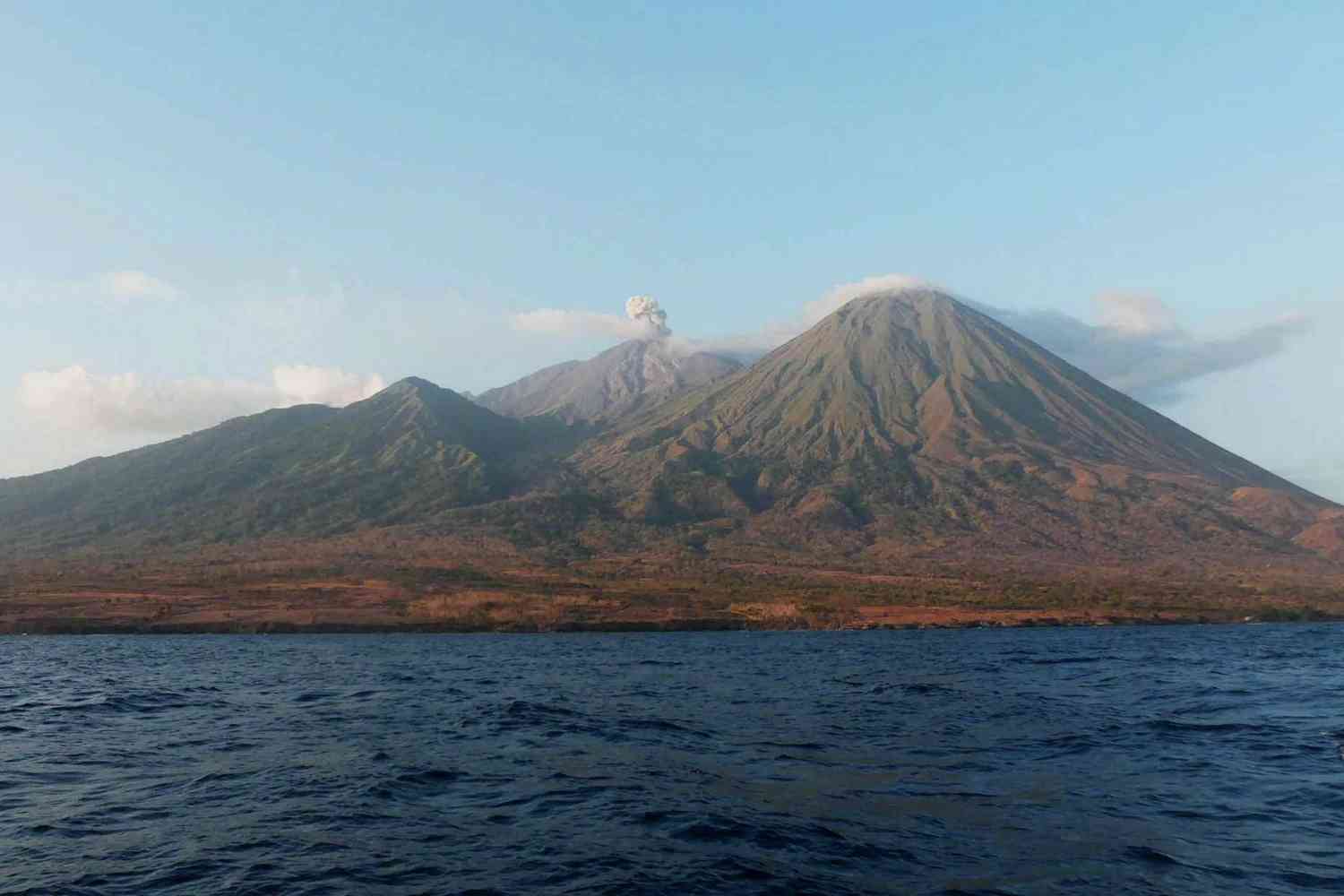 sangeang volcano